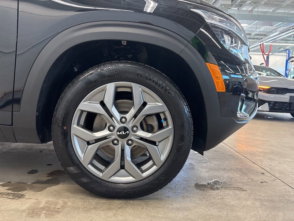 Certified 2024 Kia Seltos LX image 28