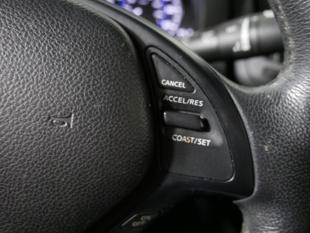 Used 2015 INFINITI Q60 Convertible w/ Premium Package RWD image 19