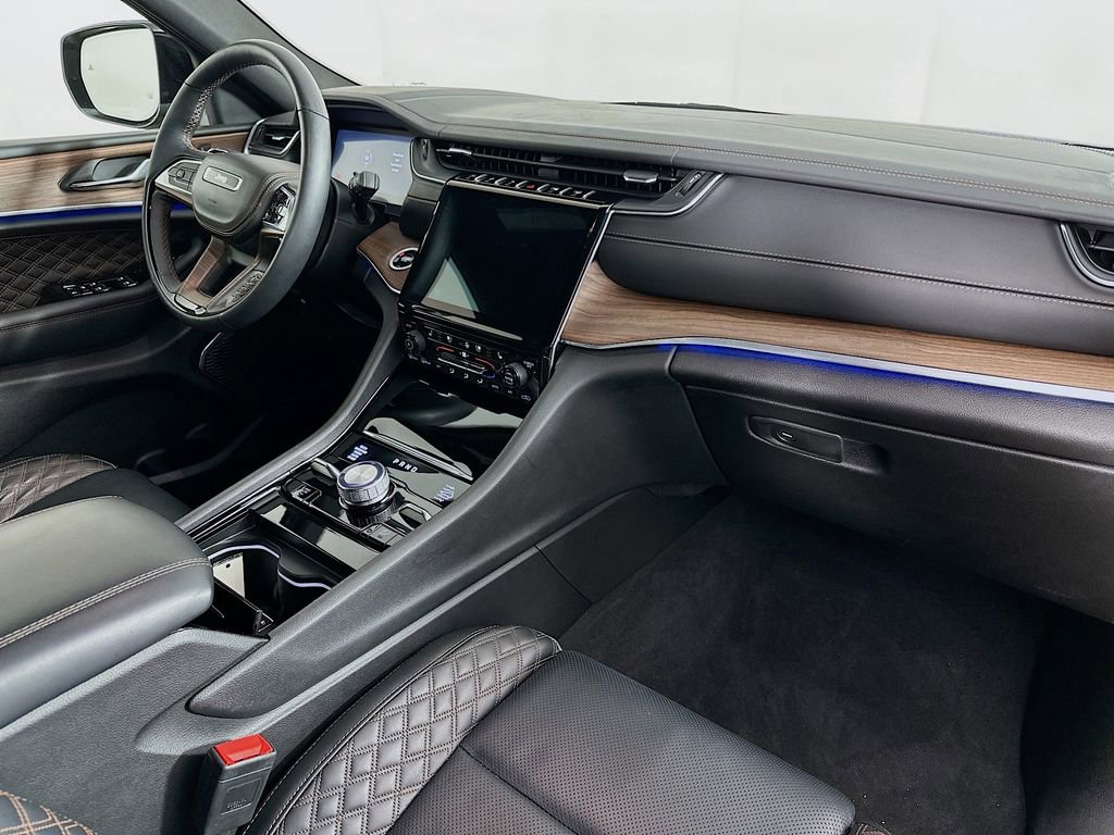 Certified 2025 Jeep Grand Cherokee Summit image 41