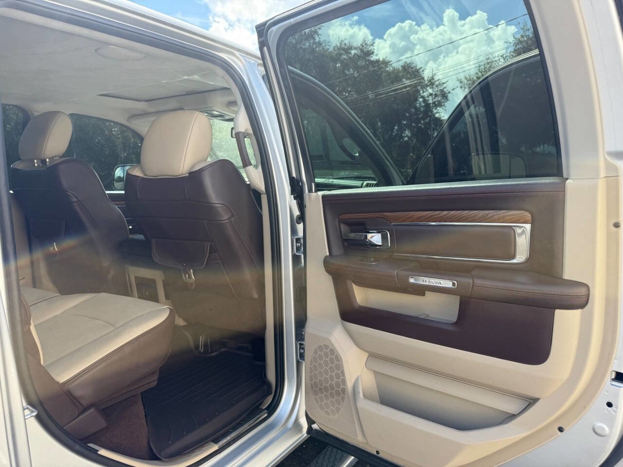 Used 2018 RAM 3500 Laramie Longhorn w/ Max Tow Package image 61