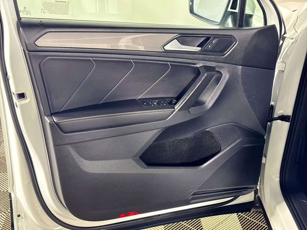 Certified 2023 Volkswagen Tiguan SE image 10
