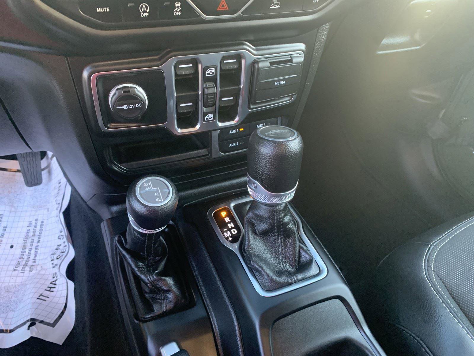 Used 2023 Jeep Gladiator Sport image 16