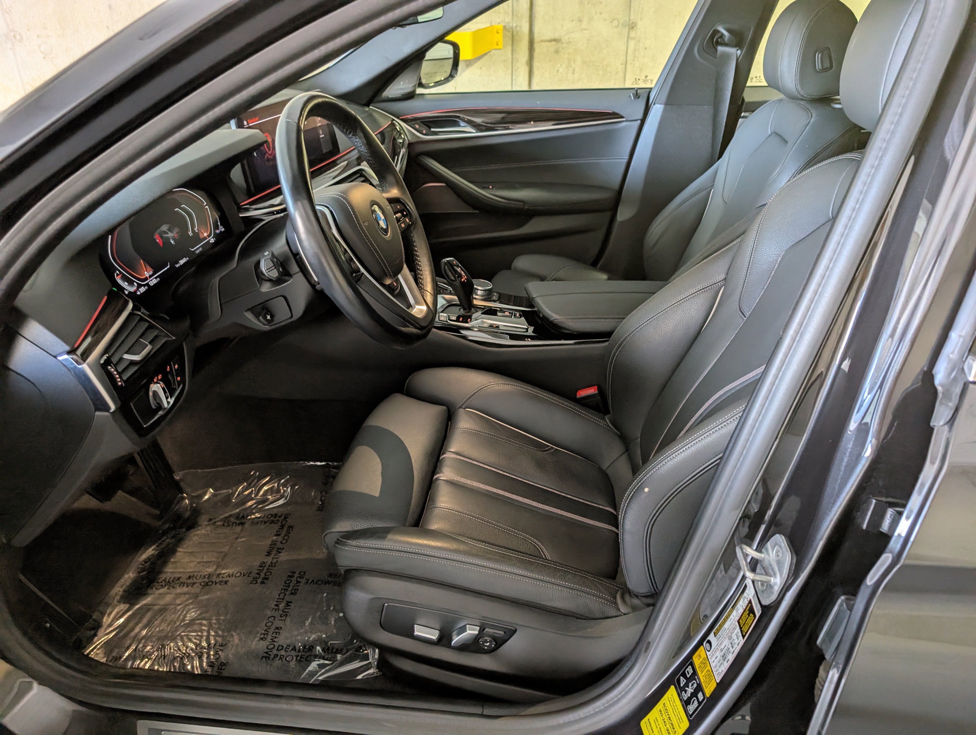 Used 2021 BMW 540i xDrive w/ Premium Package image 25