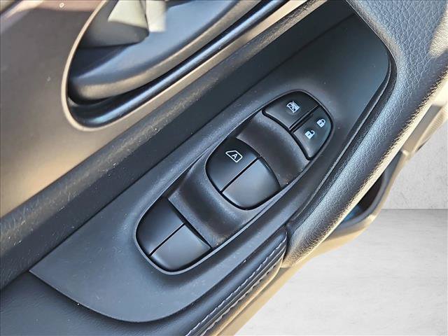 Used 2020 Nissan Rogue Sport S w/ Appearance Package FWD image 12