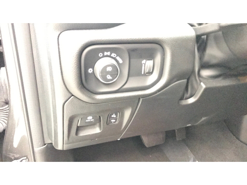 Used 2023 RAM 1500 Big Horn AWD/4WD image 11