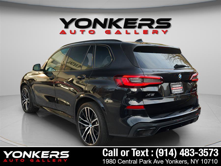 Used 2022 BMW X5 xDrive40i w/ M Sport Package image 3