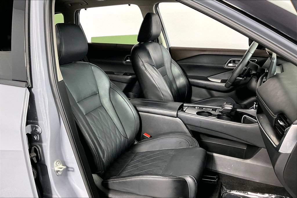 Used 2023 Nissan Rogue Platinum w/ Platinum Premium Package FWD image 7