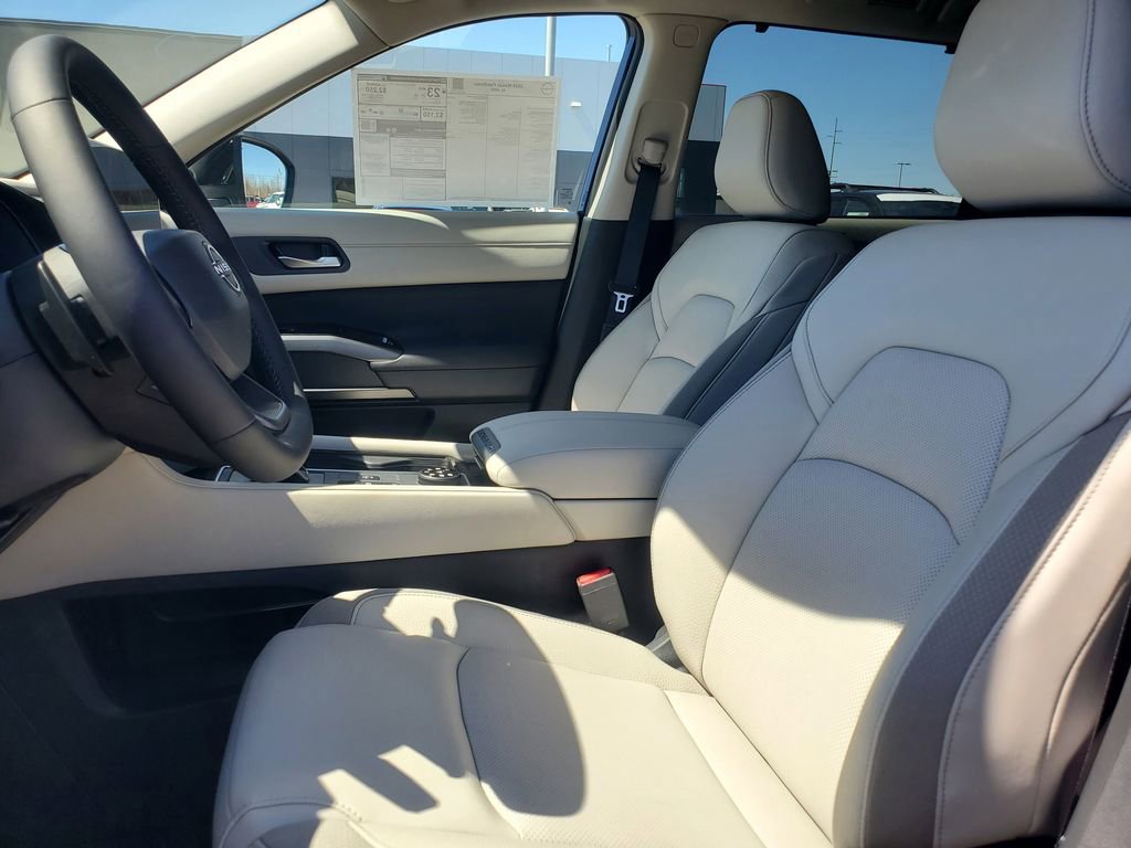 New 2026 Nissan Pathfinder SL AWD/4WD image 10
