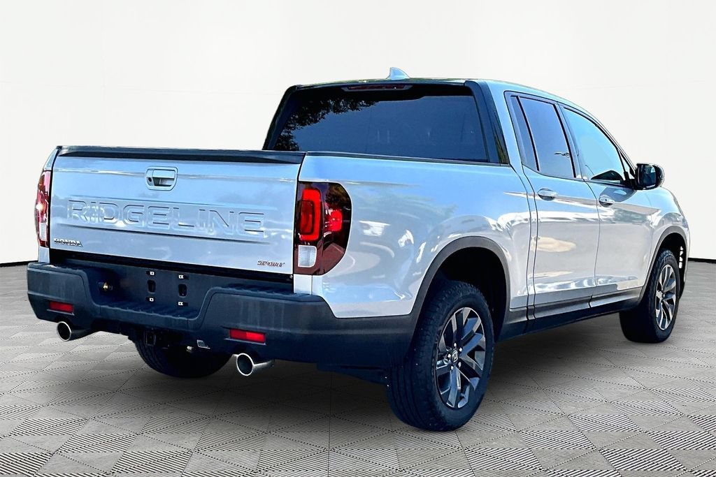 Used 2025 Honda Ridgeline Sport image 6