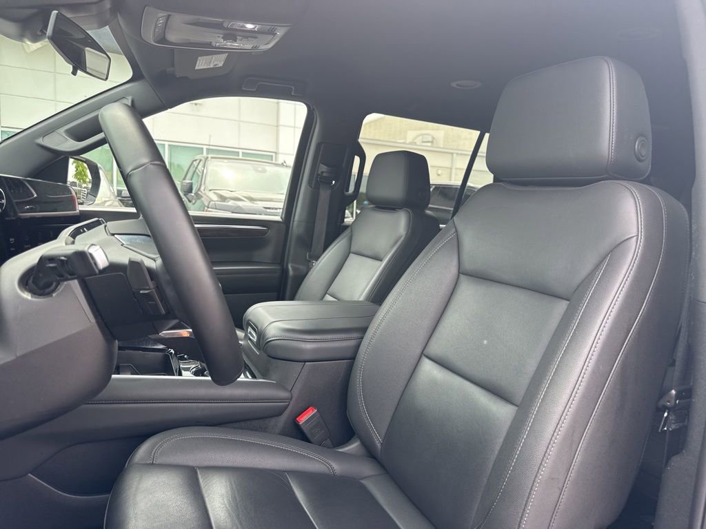 Used 2025 Chevrolet Tahoe LT AWD/4WD image 14