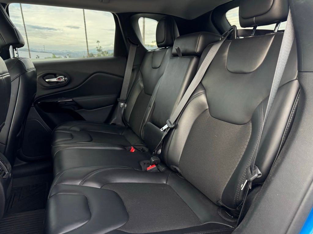 Used 2021 Jeep Cherokee Altitude image 4