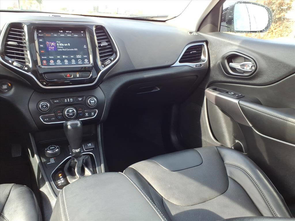 Used 2022 Jeep Cherokee Limited image 11