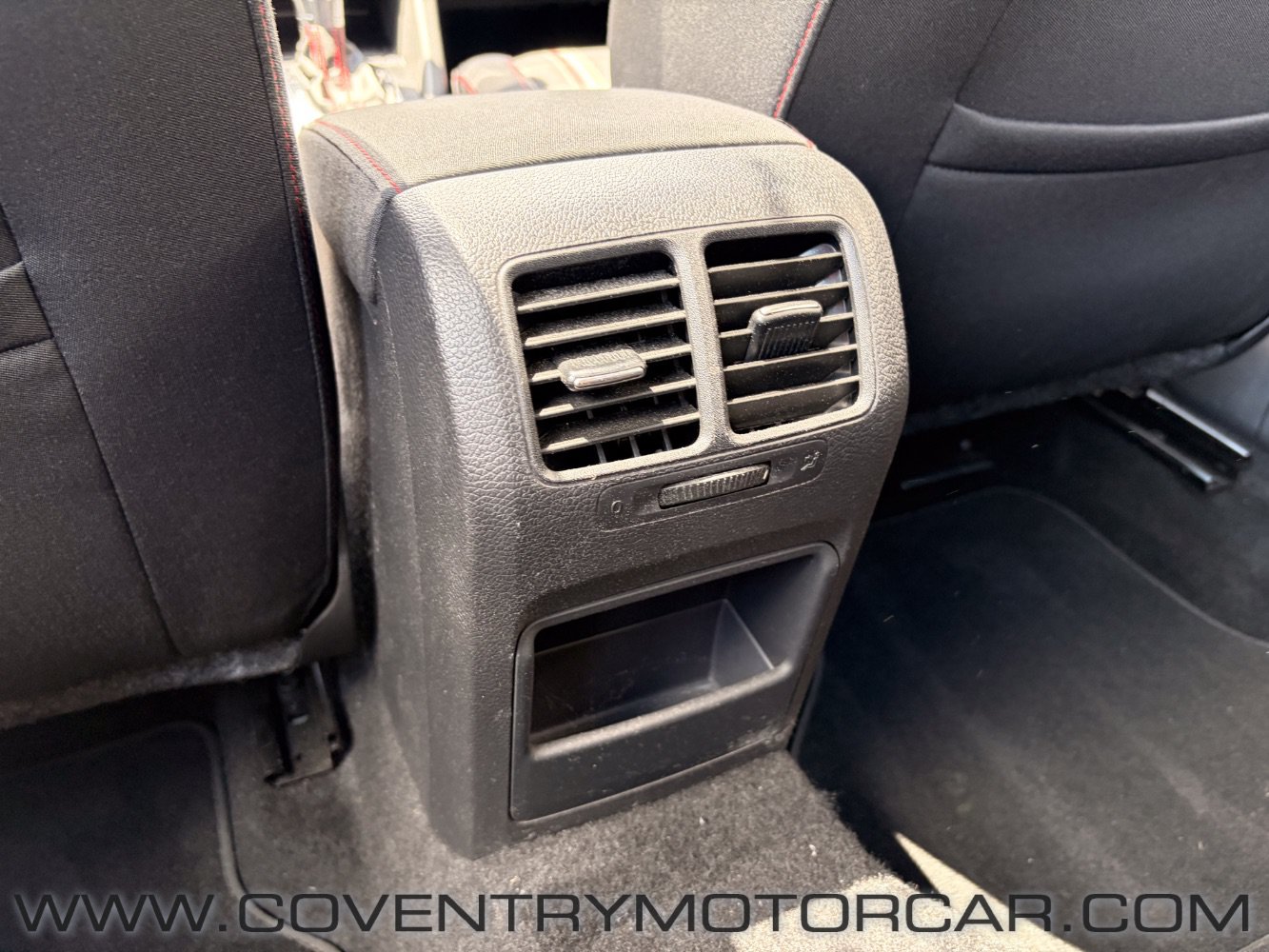 Used 2012 Volkswagen Golf 4-Door FWD image 33