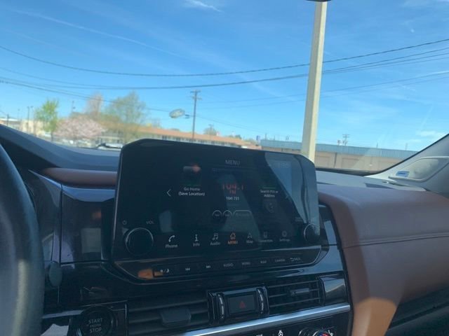 Used 2025 Nissan Pathfinder Platinum w/ Black Appearance Package image 22