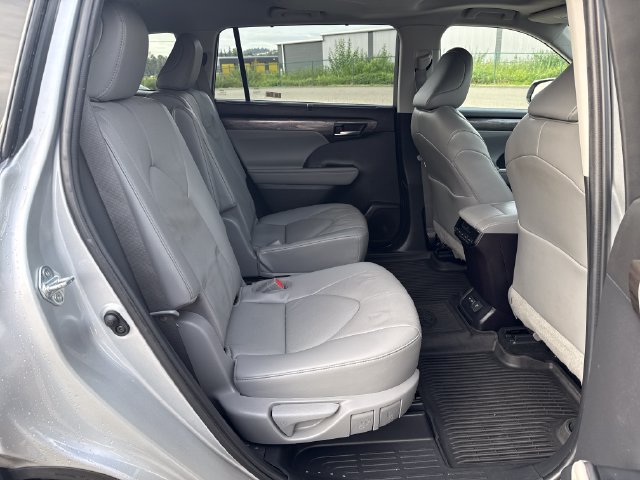 Used 2022 Toyota Highlander Limited AWD/4WD image 12