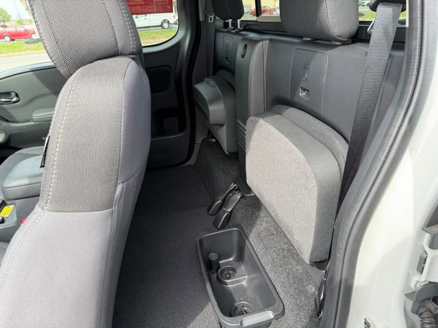 Used 2024 Nissan Frontier SV w/ SV Convenience Package image 32