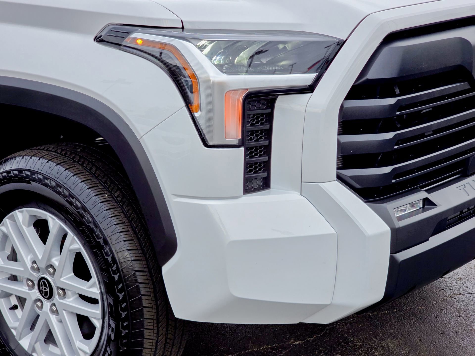 Used 2024 Toyota Tundra SR5 image 8