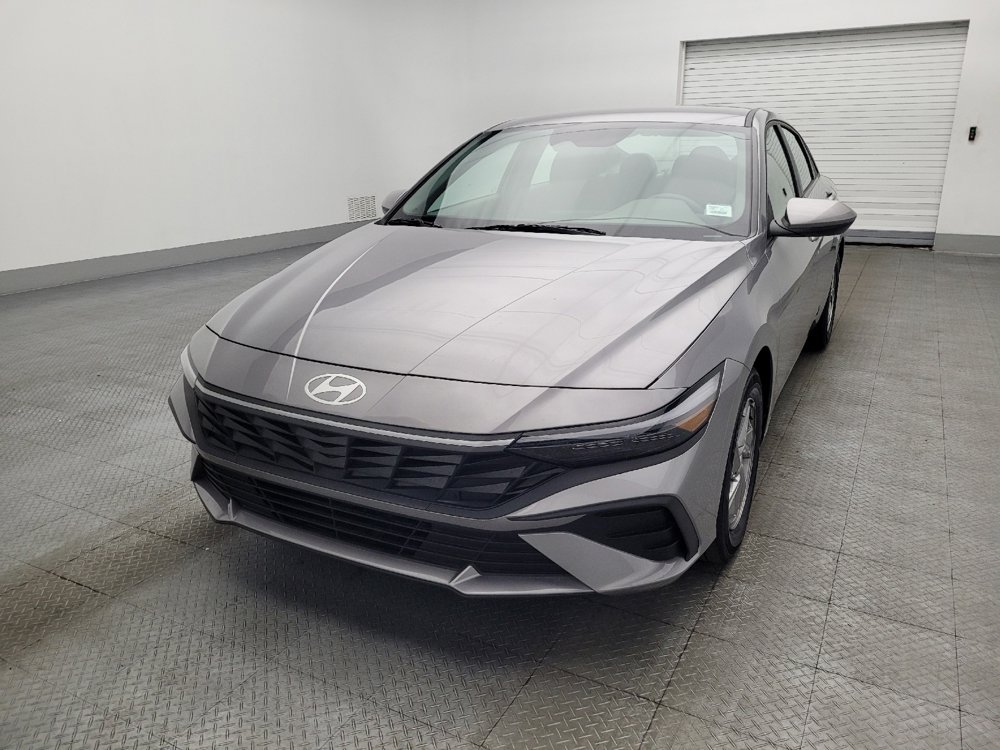 Used 2025 Hyundai Elantra SE image 15