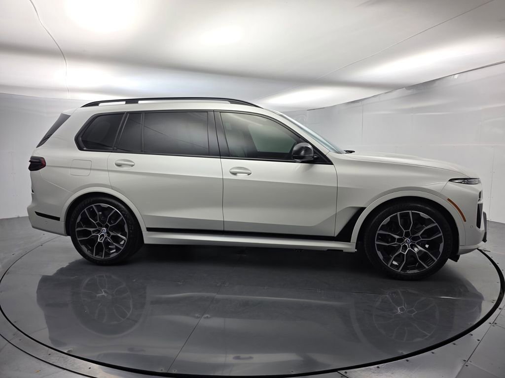 Used 2023 BMW X7 M60i w/ Executive Package AWD/4WD image 3