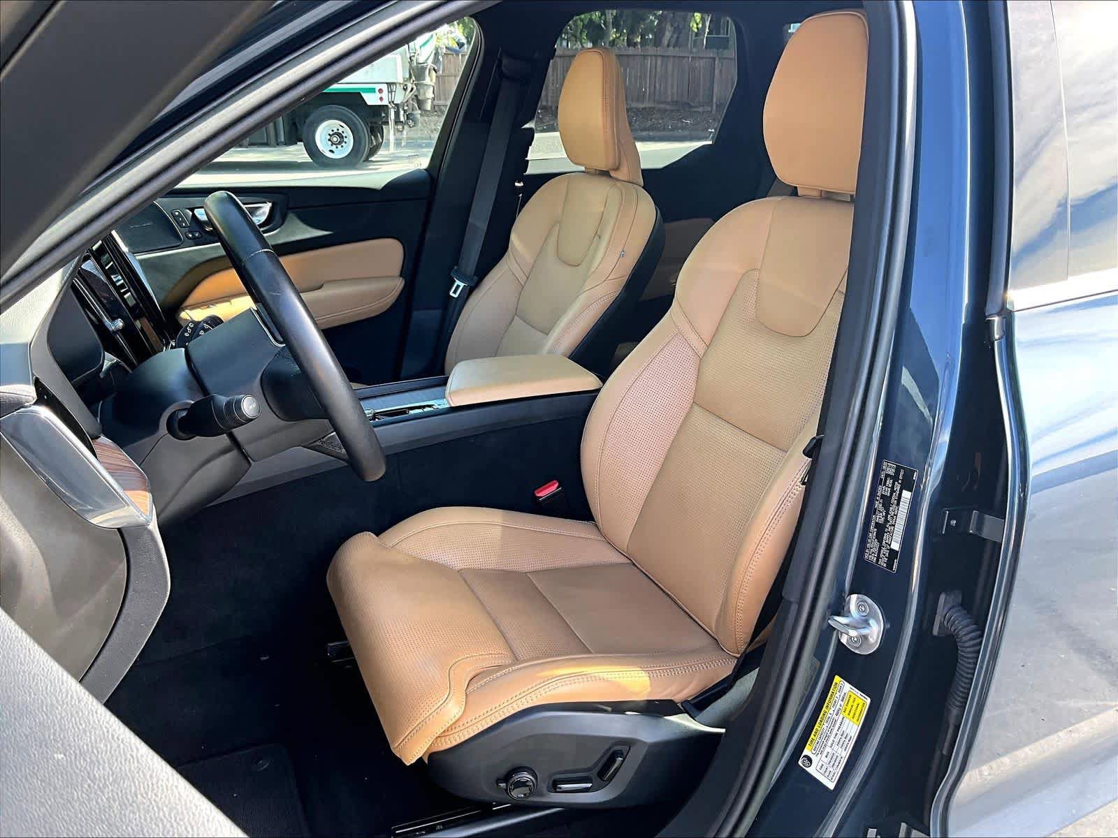 Used 2023 Volvo XC60 B5 Ultimate w/ Protection Package Premier FWD image 28