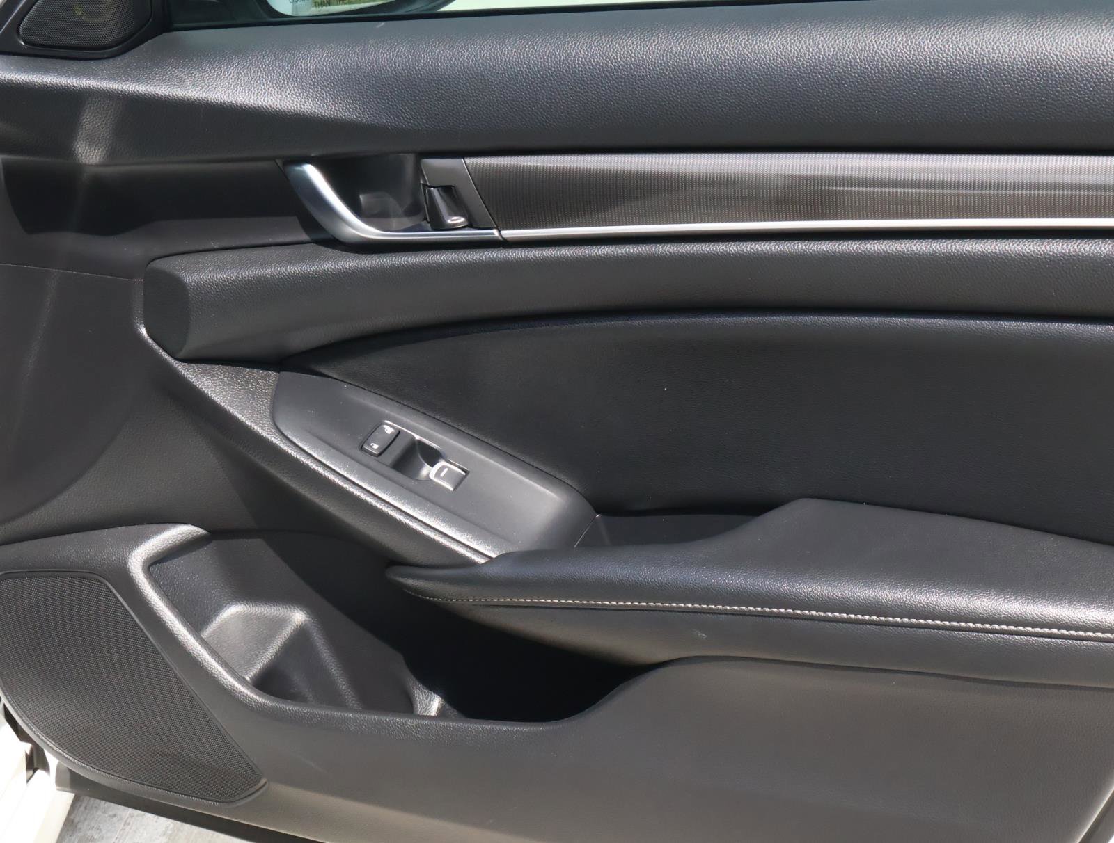 Used 2020 Honda Accord Sport image 14
