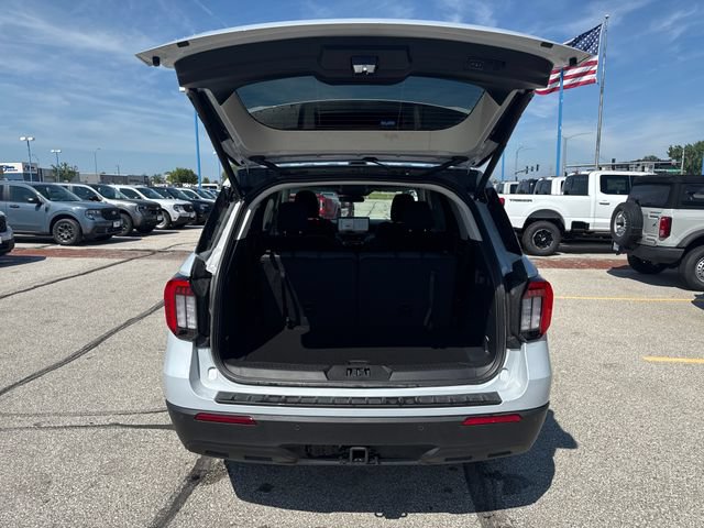 New 2026 Ford Explorer Active AWD/4WD image 8