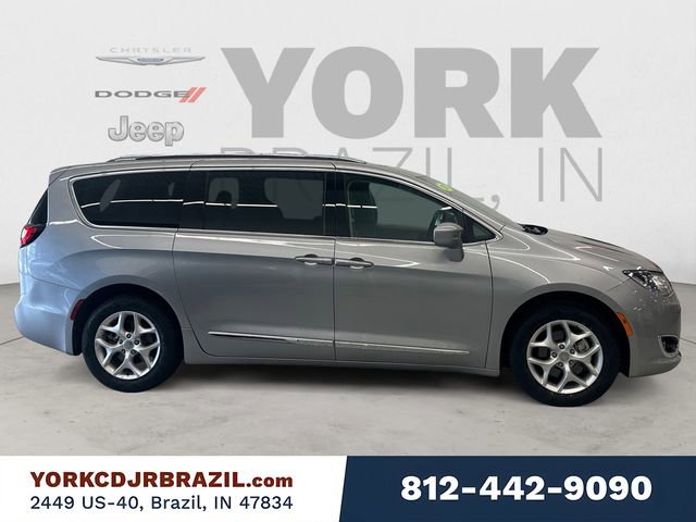 Used 2017 Chrysler Pacifica Touring-L Plus w/ Tire & Wheel Group FWD image 6
