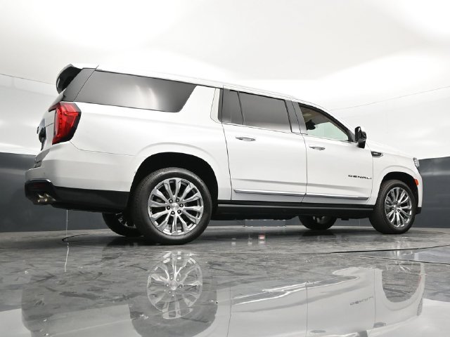 Used 2022 GMC Yukon XL Denali AWD/4WD image 56
