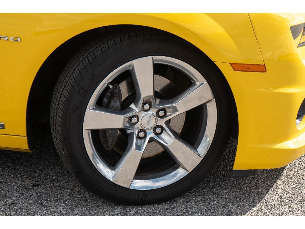 Used 2010 Chevrolet Camaro SS RWD image 24