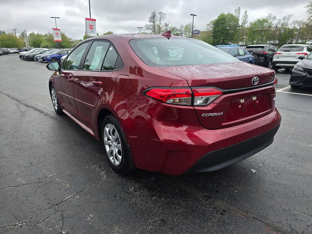 Certified 2025 Toyota Corolla LE FWD image 5