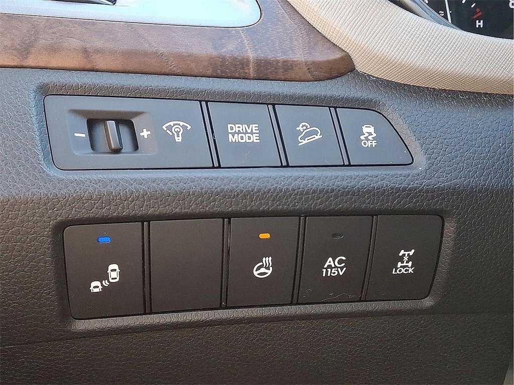 Used 2017 Hyundai Santa Fe SE image 27