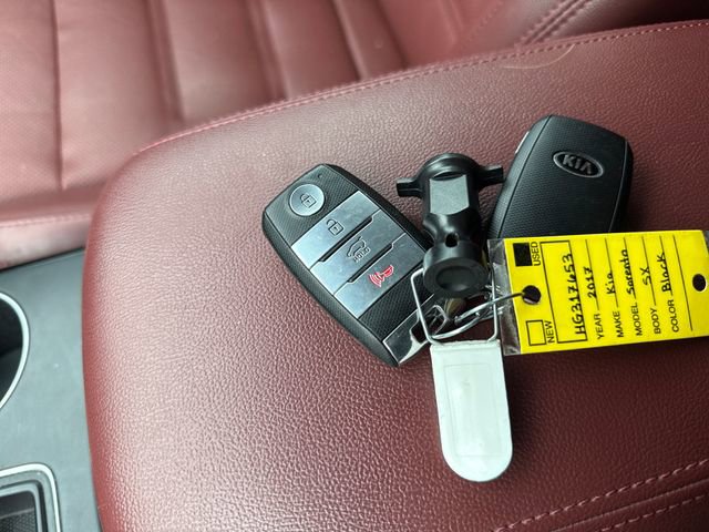 Used 2017 Kia Sorento SX AWD/4WD image 11