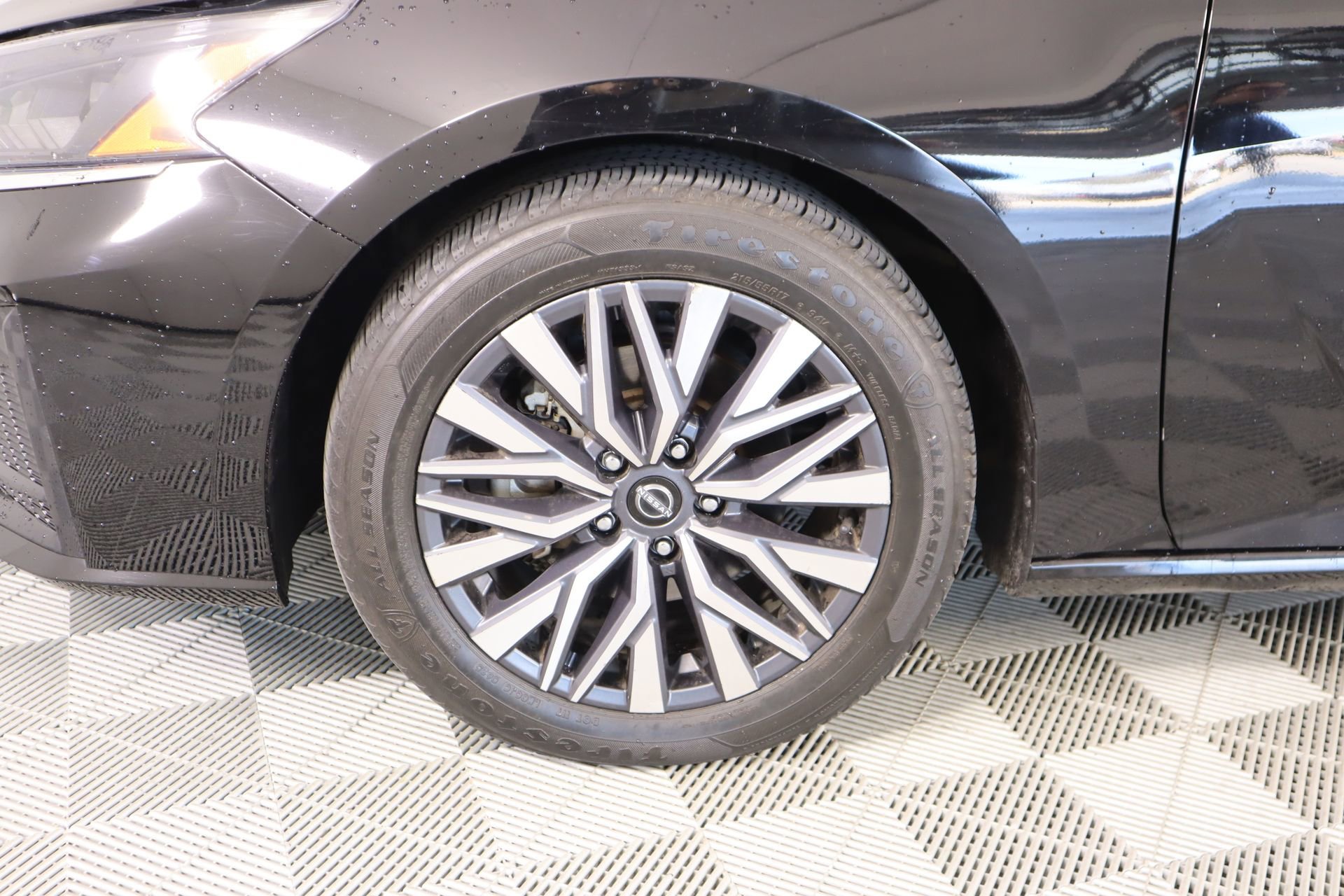 Used 2023 Nissan Altima 2.5 SV w/ SV Premium Package image 18