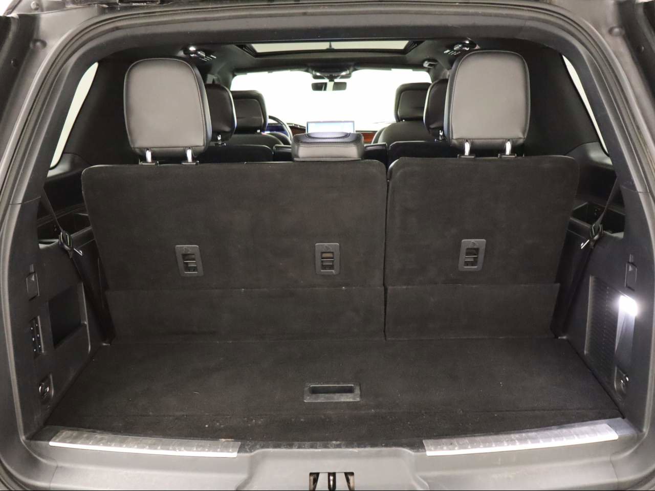 Used 2024 Lincoln Navigator Premiere image 23