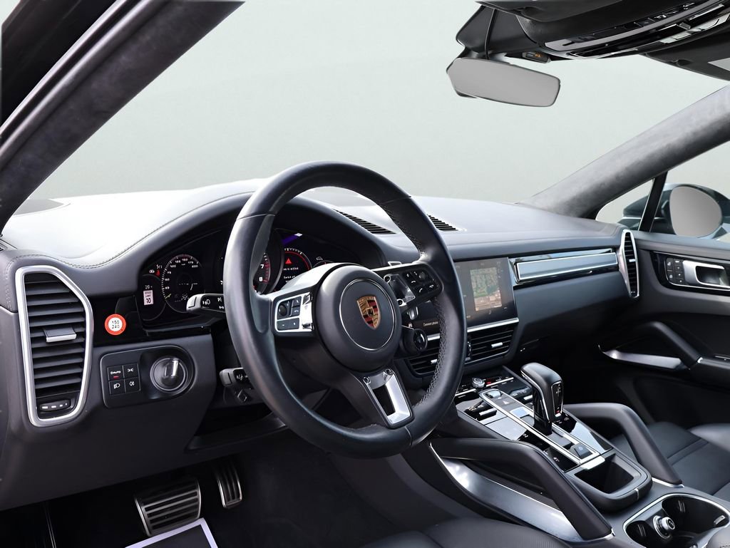 Certified 2023 Porsche Cayenne Turbo S AWD/4WD image 4