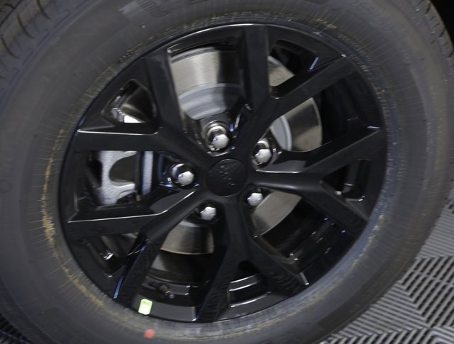 Used 2025 Jeep Grand Cherokee L Altitude image 7