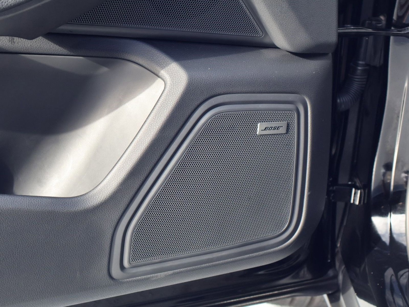 Certified 2025 Porsche Macan image 14