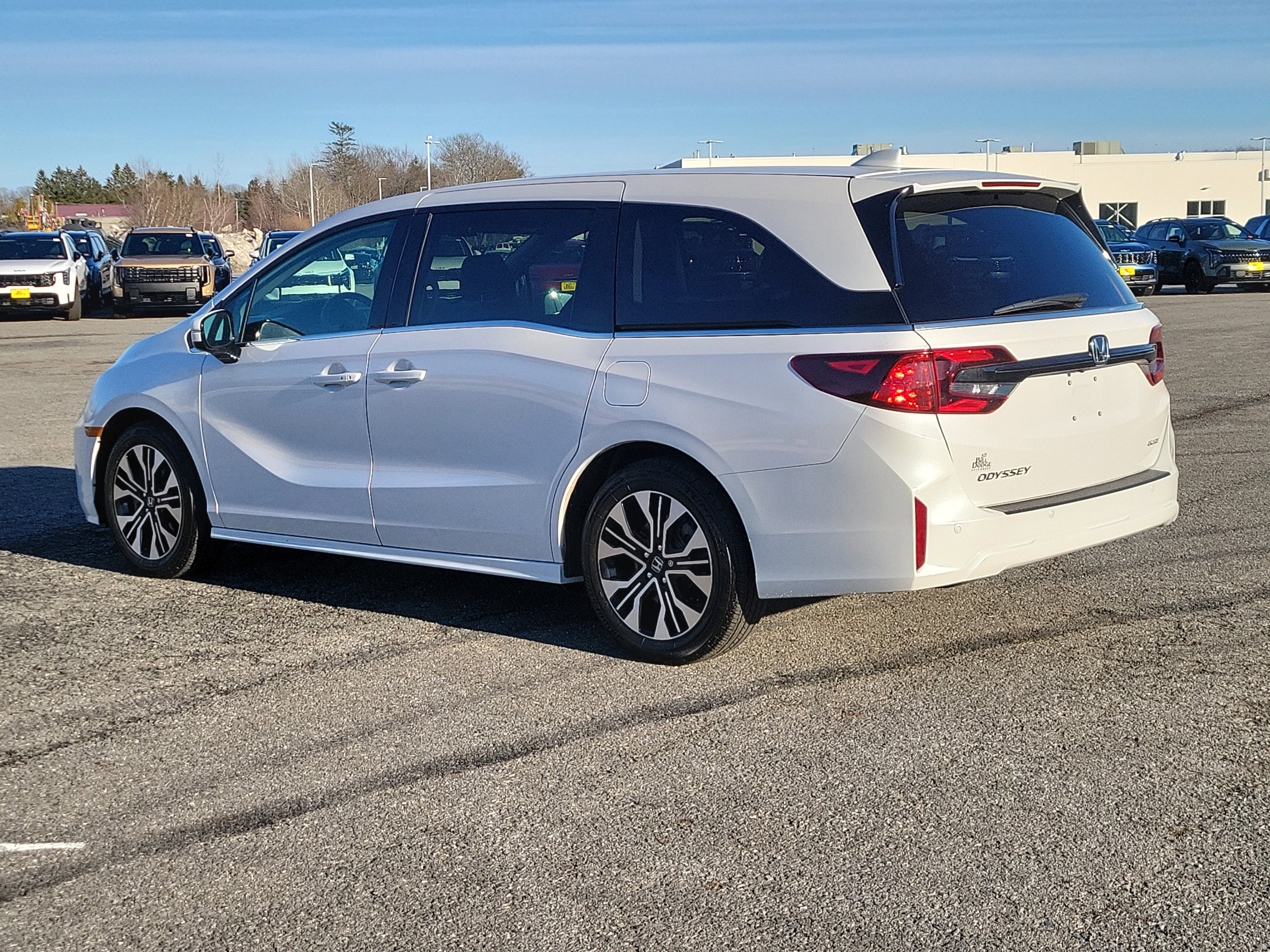 Used 2025 Honda Odyssey Elite image 7