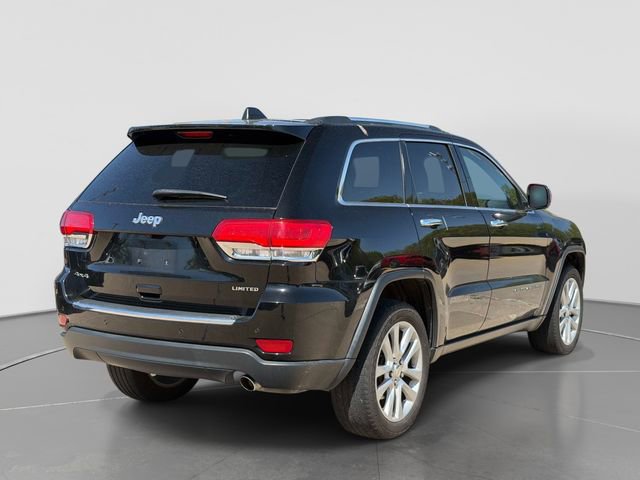 Used 2017 Jeep Grand Cherokee Limited w/ Luxury Group II image 4