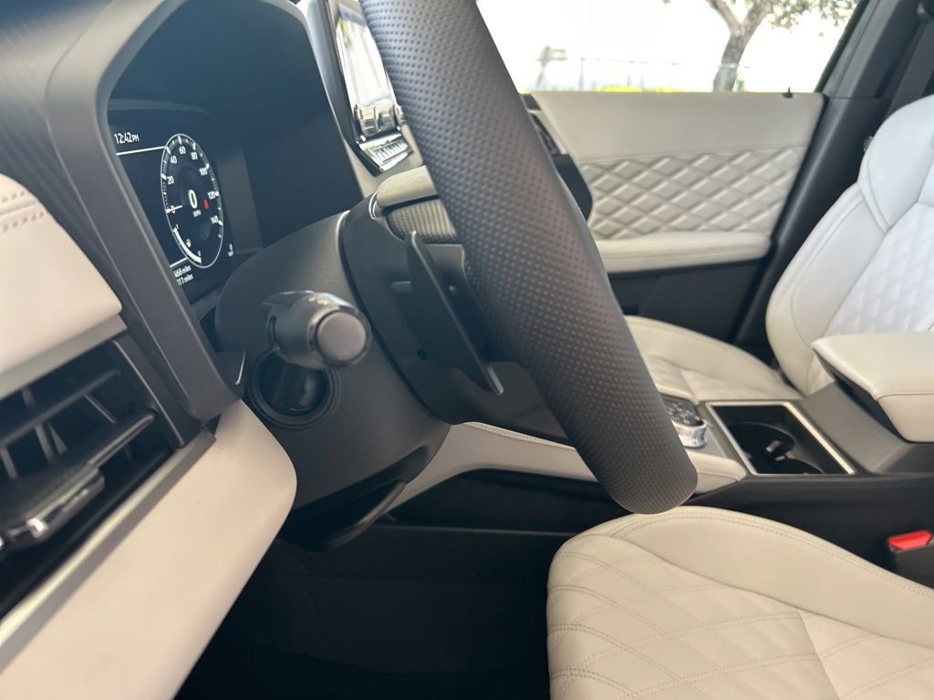 New 2025 Mitsubishi Outlander SEL image 46