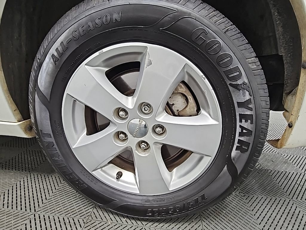 Used 2013 Dodge Grand Caravan SE image 32