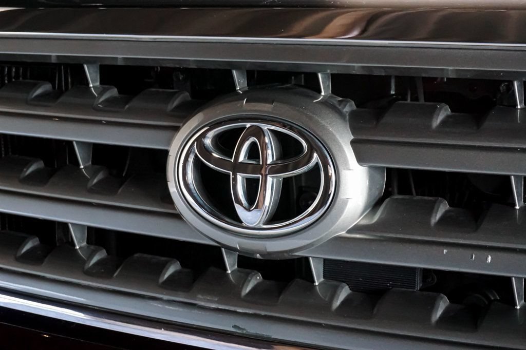 Used 2010 Toyota Sequoia Limited AWD/4WD image 54