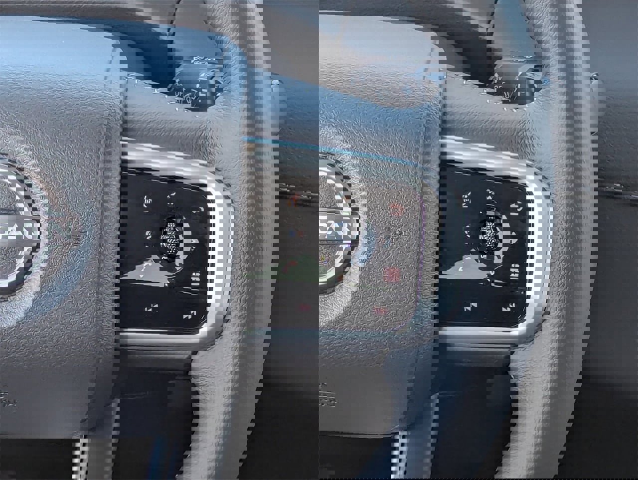 New 2025 Nissan Armada SV image 28