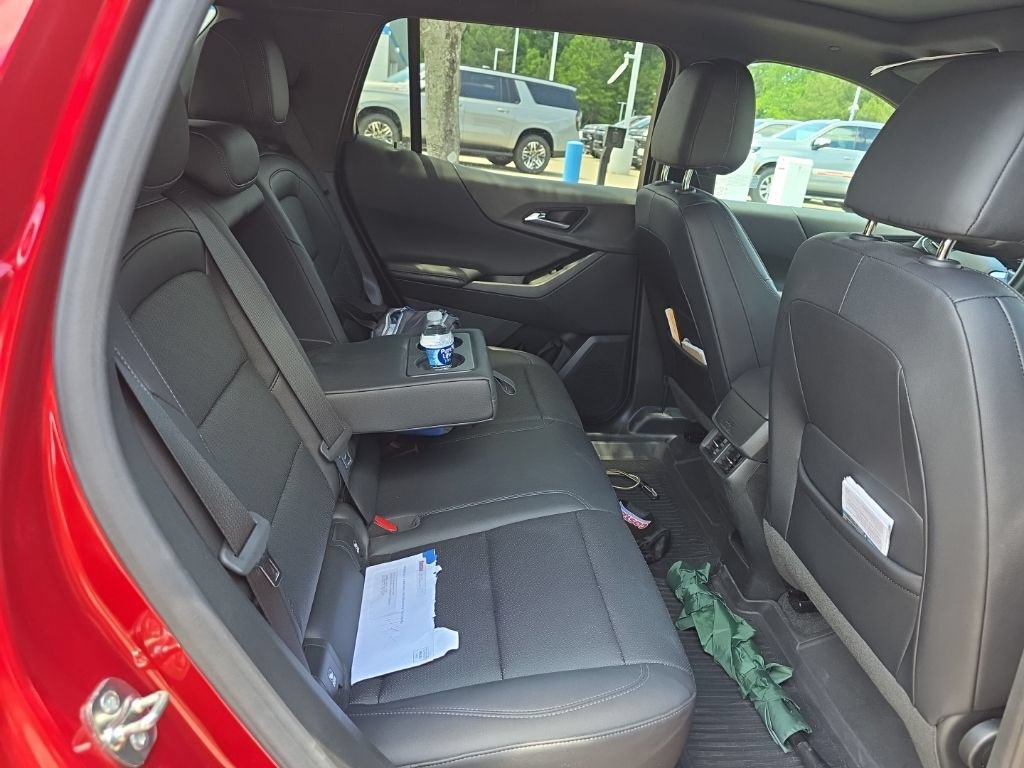 Used 2025 Chevrolet Equinox LT w/ Convenience Package II FWD image 11