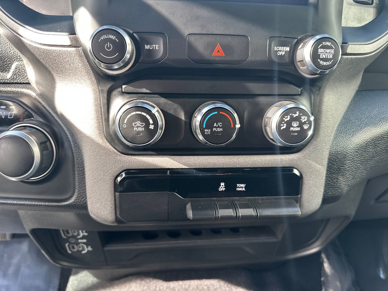 New 2024 RAM 2500 Tradesman w/ Chrome Appearance Group image 21