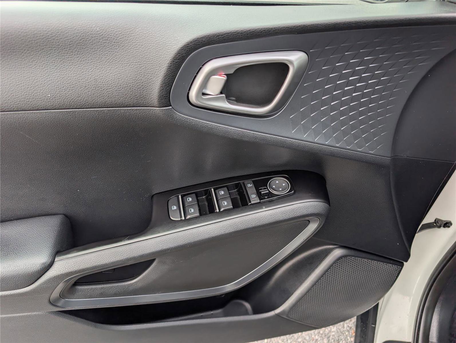 Used 2021 Kia Soul S image 19