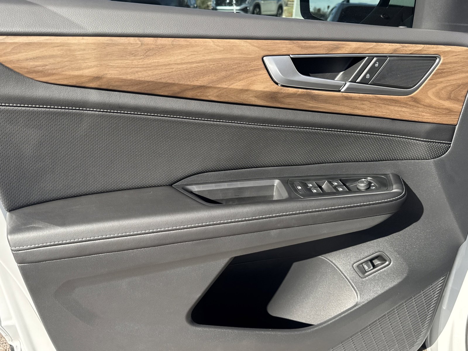 New 2026 Volkswagen Atlas SE image 12