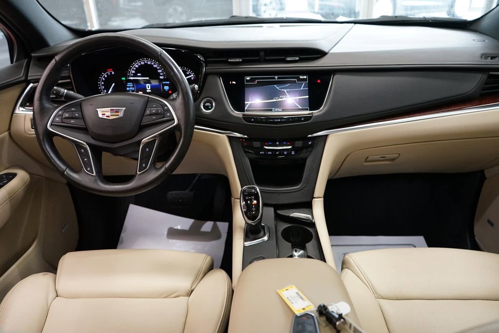 Used 2017 Cadillac XT5 Luxury w/ Driver Awareness Package AWD/4WD image 40