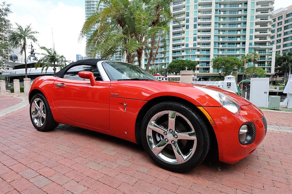 Used 2008 Pontiac Solstice GXP w/ Premium Package RWD image 17