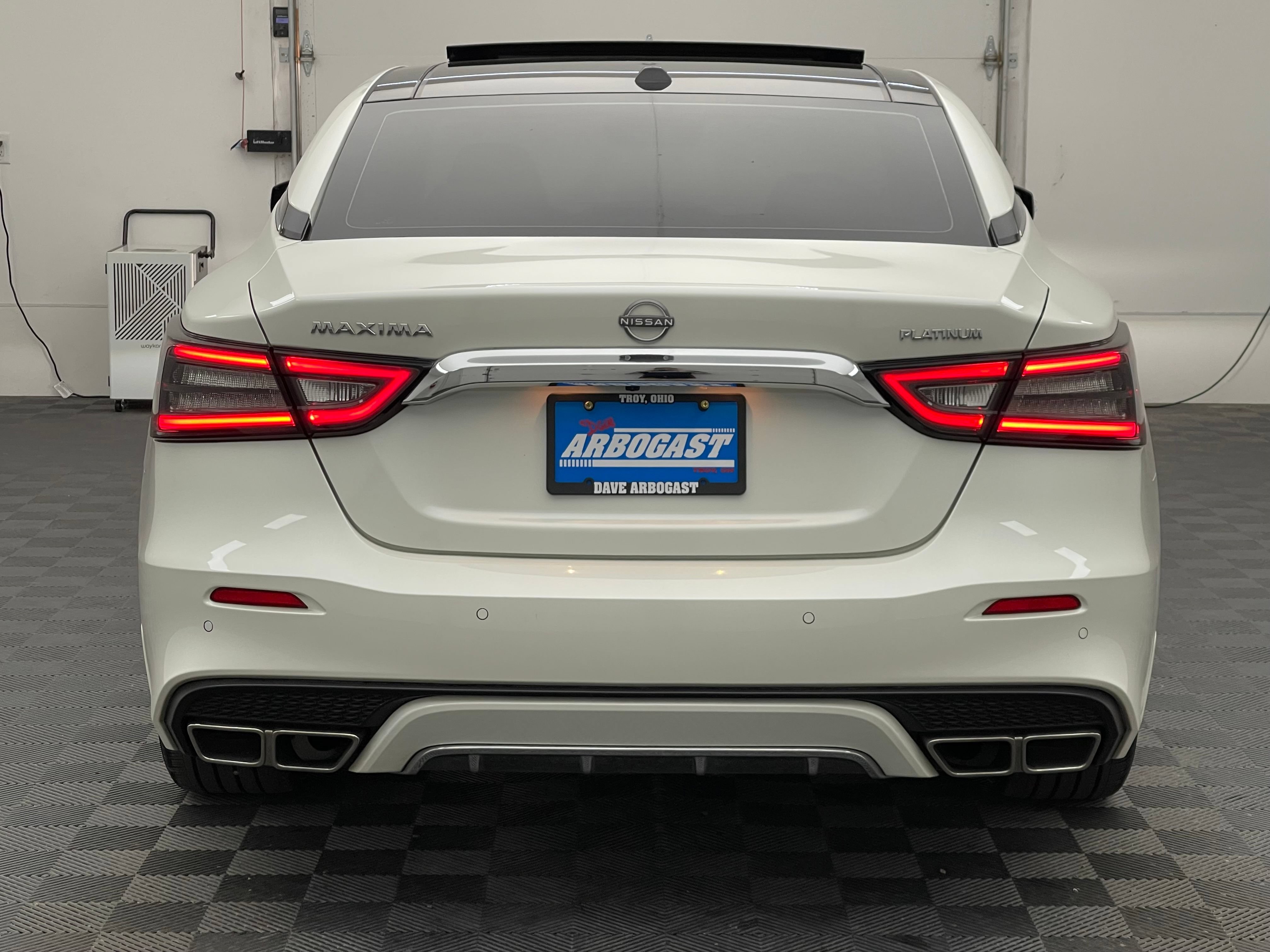 Used 2023 Nissan Maxima Platinum w/ Sport Mat Group FWD image 10